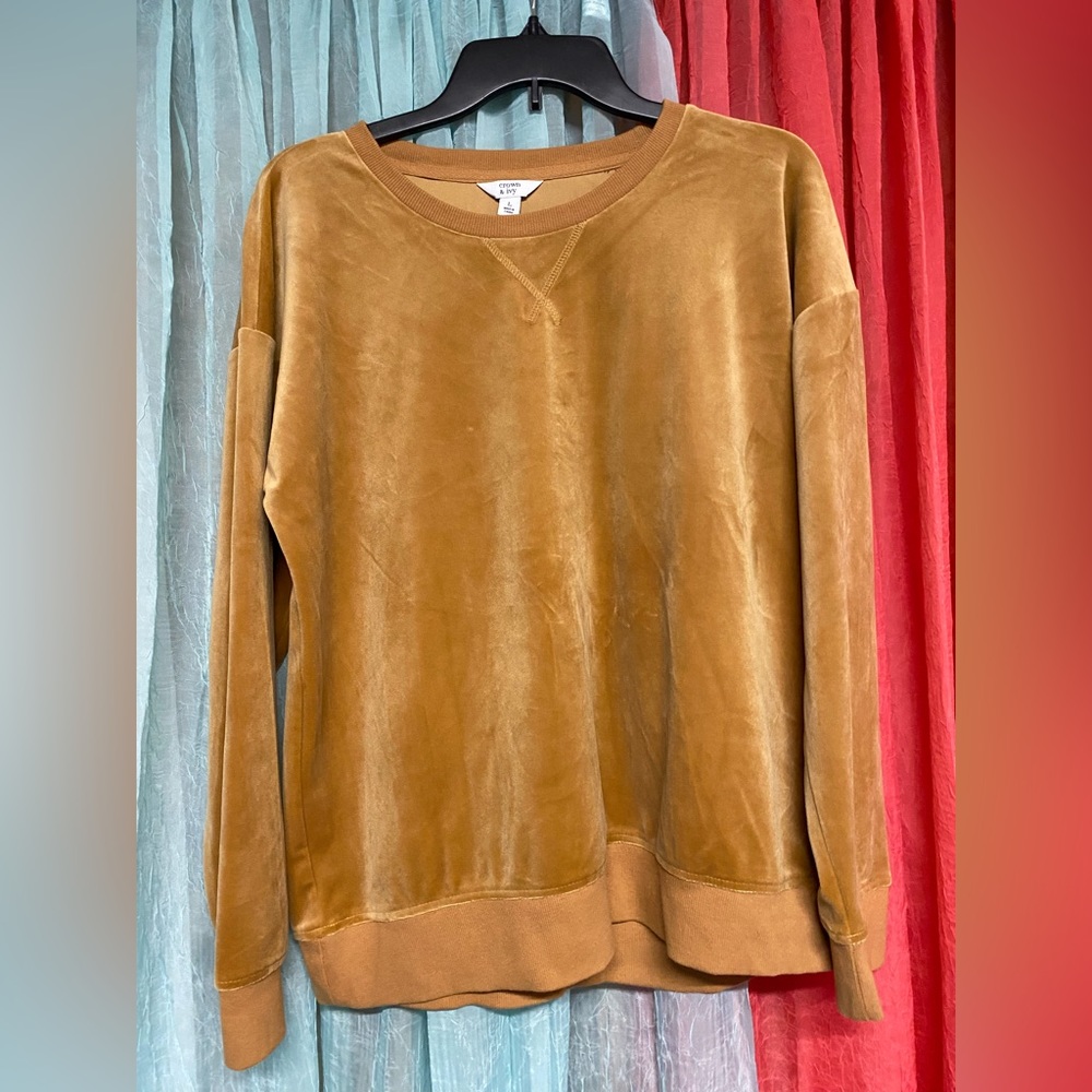 Crown & Ivy velvet sweatshirt size large NWT - Picture 2 of 2